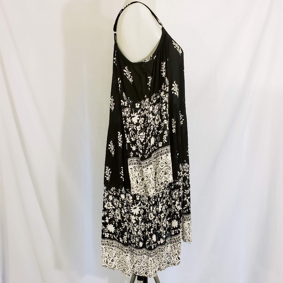 5th and Love Black and White Flower Dress - Picture 7 of 8